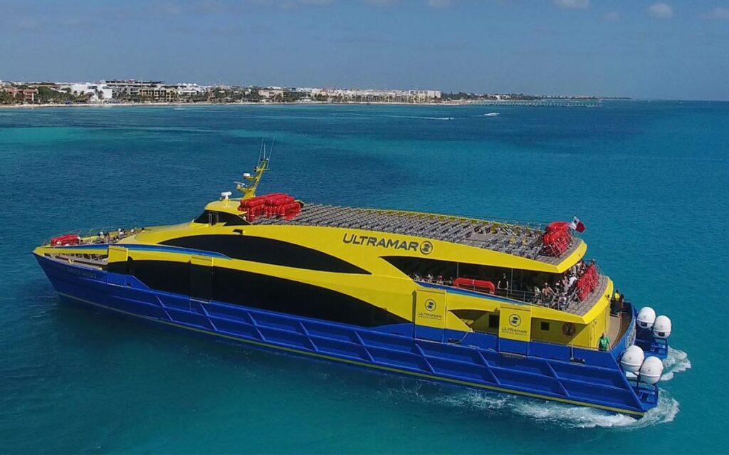 ferry-in-cozumel-sea