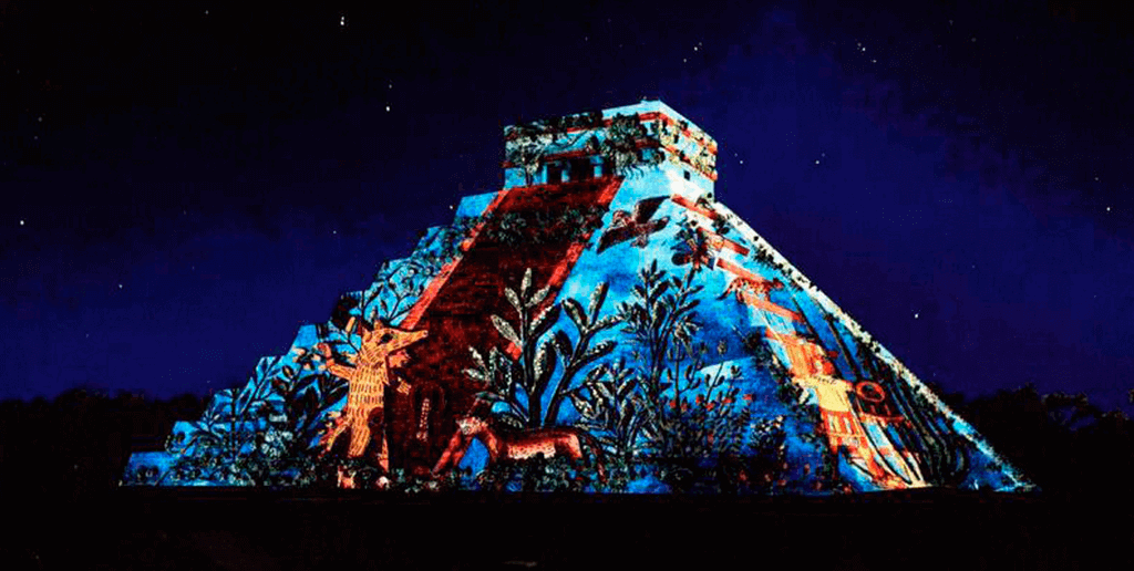 kukulkan-mexico-temple-in-the-night