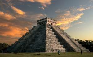 mayan-pyramid-in-chichen-itza