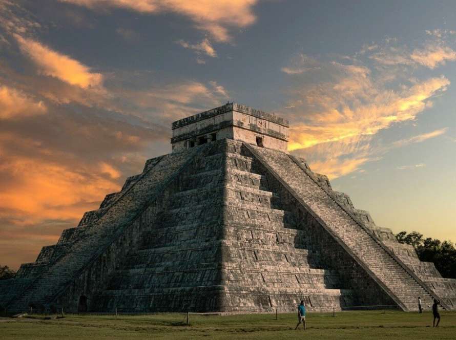 mayan-pyramid-in-chichen-itza