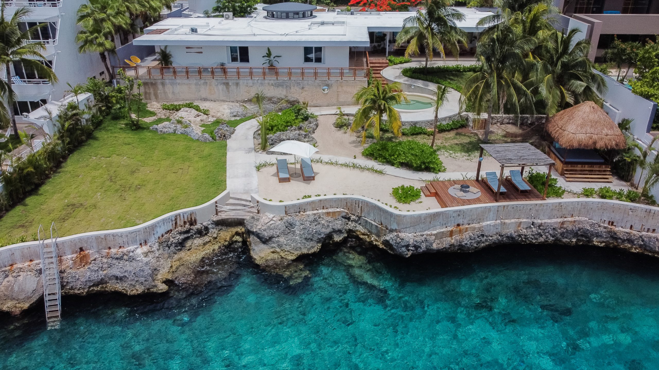 ➤ Cozumel: La Santa Estancia | Oceanfront Guesthouse